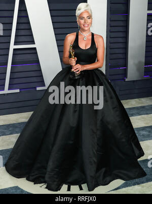 Beverly Hills, Vereinigte Staaten. 24 Feb, 2019. BEVERLY HILLS, Los Angeles, CA, USA - 24. Februar: Sängerin/Schauspielerin Lady Gaga trägt ein Brandon Maxwell Kleid und Tiffany und Co. Schmuck kommt an der 2019 Vanity Fair Oscar Party im Wallis Annenberg Center für Darstellende Künste am Februar 24, 2019 in Beverly Hills, Los Angeles, Kalifornien, Vereinigte Staaten. (Foto von Xavier Collin/Image Press Agency) Quelle: Bild Presse Agentur/Alamy leben Nachrichten Stockfoto