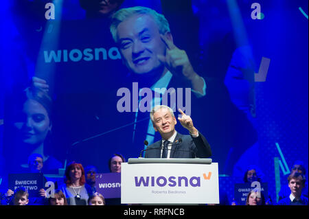 Danzig, Polen. 25 Feb, 2019. Robert Biedron, Leiter und Gründer der Wiosna (Frühling), Polnisch sozial-demokratischen und pro-europäischen politischen Partei während der regionalen Übereinkommen in Danzig, Polen. Februar 2019 Credit: Wojciech Strozyk/Alamy leben Nachrichten Stockfoto