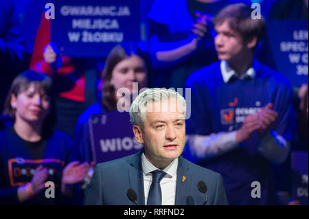 Danzig, Polen. 25 Feb, 2019. Robert Biedron, Leiter und Gründer der Wiosna (Frühling), Polnisch sozial-demokratischen und pro-europäischen politischen Partei während der regionalen Übereinkommen in Danzig, Polen. Februar 2019 Credit: Wojciech Strozyk/Alamy leben Nachrichten Stockfoto