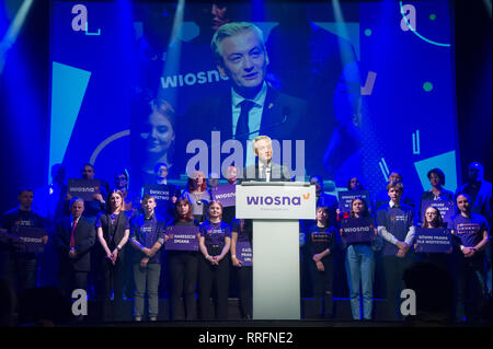 Danzig, Polen. 25 Feb, 2019. Robert Biedron, Leiter und Gründer der Wiosna (Frühling), Polnisch sozial-demokratischen und pro-europäischen politischen Partei während der regionalen Übereinkommen in Danzig, Polen. Februar 2019 Credit: Wojciech Strozyk/Alamy leben Nachrichten Stockfoto