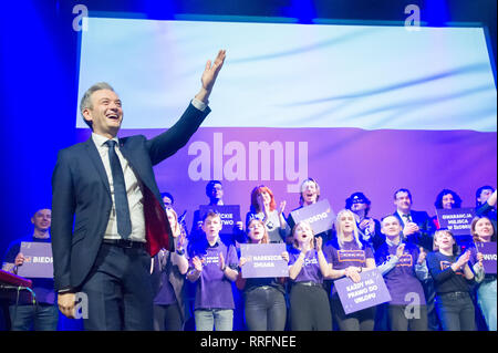 Danzig, Polen. 25 Feb, 2019. Robert Biedron, Leiter und Gründer der Wiosna (Frühling), Polnisch sozial-demokratischen und pro-europäischen politischen Partei während der regionalen Übereinkommen in Danzig, Polen. Februar 2019 Credit: Wojciech Strozyk/Alamy leben Nachrichten Stockfoto