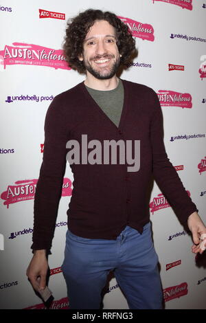 Greg Jenner am Austentatious drücken Sie die Nacht im Fortune Theatre, Russell Street, Covent Garden. Stockfoto
