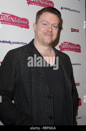 Daniel Rigby am Austentatious drücken Sie die Nacht im Fortune Theatre, Russell Street, Covent Garden. Stockfoto