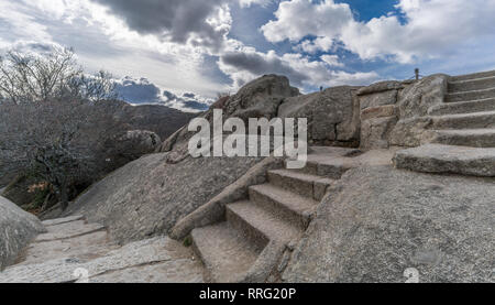 Celtic Vetton Sacred Space (Nemeton) Altar der Opfer in Granit, bekannt als Silla de Felipe II (Phillip II Chair) in Tablada Mountai geformt Stockfoto