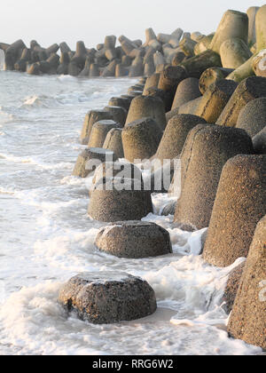 Tetrapods aus Beton Schützen der Strand auf Sylt Stockfoto