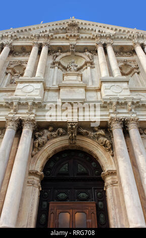 Fassade der Kirche Santa Maria di Nazareth in Venedig, Italien Stockfoto