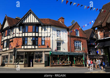 High Street, Lyndhurst, New Forest, Hampshire, England, Vereinigtes Königreich, Europa Stockfoto