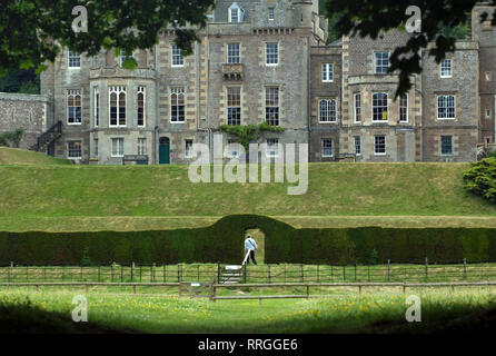 Kulturtourismus: Panoramablick auf Abbotsford House, Heimat von Walter Scott in Melrose, Scottish Borders, Schottland, Großbritannien Stockfoto