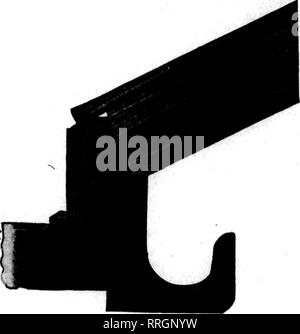 . Floristen Review [microform]. Blumenzucht. /164 Die Floristen^ Review Mabch 4. 1920. Bar auf dem Dach an der Dachrinne Hinweis eines der Merkmale der Callahan Cut-to-Grube Bau - die Lap und schräge Schulter von der Bar auf dem Dach auf die Dachrinne, die eine doppelte geschweifte Klammer. Auch die extra breiten Dachträgers, der nicht so leicht mit Flusen und Staub füllen. Die Stärke und Einfachheit der Cal-lahan Design wird Ihnen gefallen - und die Lebensdauer Ihrer grün-Haus zu verlängern. Die Kostenreduzierung in diesen Tagen ständig steigender Kosten, ist es befriedigen - ing, zu wissen, daß wissenschaftliche Planung und moderne fac - tory Anlagen ein Stockfoto