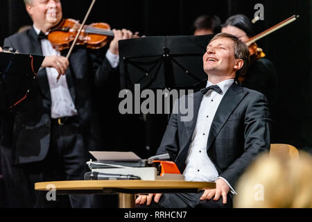 Die Internationale Buchmesse Vilnius. Die Stadt Vilnius Gemeinde St. Christopher Chamber Orchestra spielt. Vor-Leiter M. Barkauskas Stockfoto