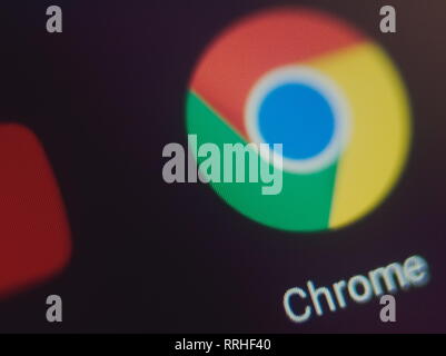 Google Chrome Symbol auf Handy-Makro Nahaufnahme Stockfoto