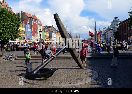 Nyhavn (wörtlich: neue Hafen), 17. Jahrhundert am Wasser, Kanal und Unterhaltung Bezirk in Kopenhagen, Dänemark Stockfoto