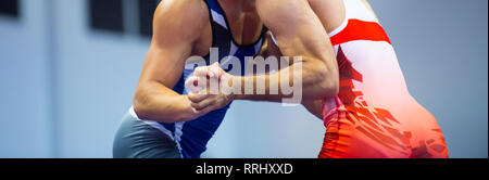 Zwei Ringkämpfer griechisch-römischen Ringkampf während der Konkurrenz Stockfoto