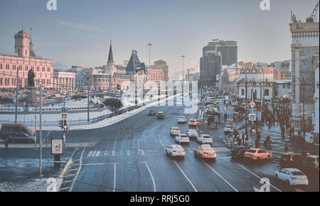Moskau, Russland - Jan 2019: komsomolskaja Square, in der Nähe der Metro-Station Komsomolskaja in Moskau. Leningradsky, Jaroslawski und Kazansky railway Statio Stockfoto