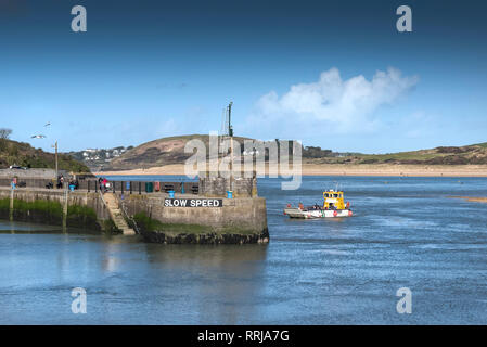 Die Padstow zu Rock Fähre in Padstow Hafen kommen Sie an der Küste von North Cornwall. Stockfoto