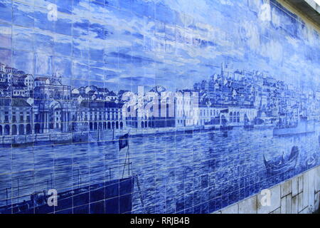 Azulejos, Miradouro de Santa Luzia, Alfama, Lissabon, Portugal Stockfoto