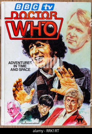 Vordere Abdeckung Abbildung: Arzt, Abenteuer in Raum und Zeit buchen, Tom Baker, John pertwee, William Hartnell, Peter Davidson, Patrick Troughton Stockfoto