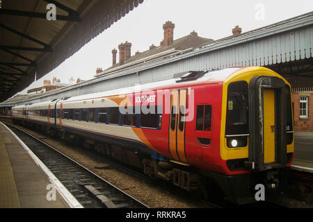 Zug auf der historischen Stadt Salisbury Wiltshire England UK. Juni 2015 Stockfoto
