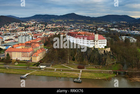 Das Schloss in der nordböhmischen Stadt Decin Stockfoto