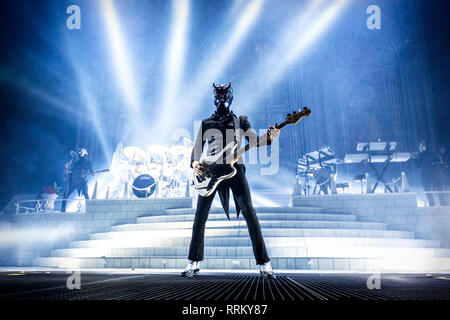 Norwegen, Oslo - 21. Februar 2019. Der schwedischen Doom Metal Band Ghost führt ein Live Konzert in Oslo Spektrum in Oslo. Hier eine namenlose Ghoul ist live auf der Bühne gesehen. (Foto: Gonzales Foto - Terje Dokken). Stockfoto