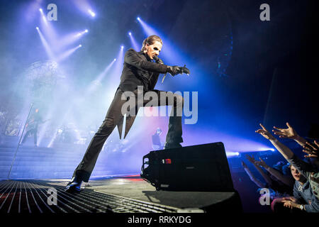 Norwegen, Oslo - 21. Februar 2019. Der schwedischen Doom Metal Band Ghost führt ein Live Konzert in Oslo Spektrum in Oslo. Hier Sänger Tobias Forge alias Kardinal Copia gesehen wird live auf der Bühne. (Foto: Gonzales Foto - Terje Dokken). Stockfoto