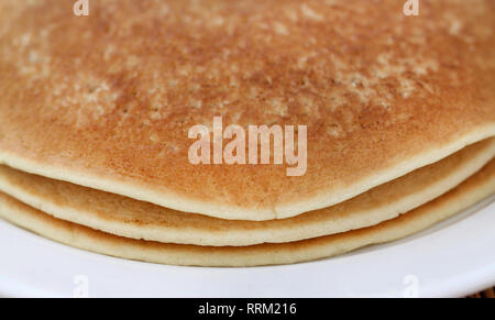 Pfannkuchen lokal als Chitoi Pitha in Bangladesch in eine Platte mit dem Namen Stockfoto