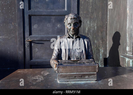 Astrid Lindgren, Denkmal auf dem Marktplatz in Vimmerby, Smaland, Schweden, Additional-Rights - Clearance-Info - Not-Available Stockfoto