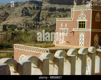Stadt Sana'a, Straßen und Gebäuden der Stadt im Jemen, Sehenswürdigkeiten und Architektur des Nahen Ostens. Stockfoto
