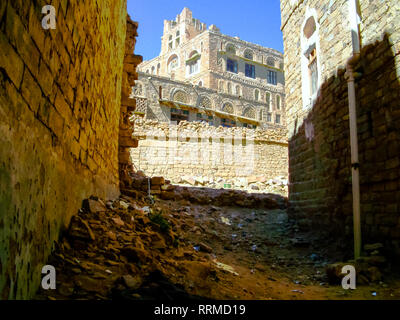 Stadt Sana'a, Straßen und Gebäuden der Stadt im Jemen, Sehenswürdigkeiten und Architektur des Nahen Ostens. Stockfoto