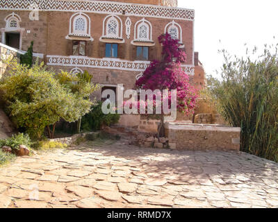 Stadt Sana'a, Straßen und Gebäuden der Stadt im Jemen, Sehenswürdigkeiten und Architektur des Nahen Ostens. Stockfoto