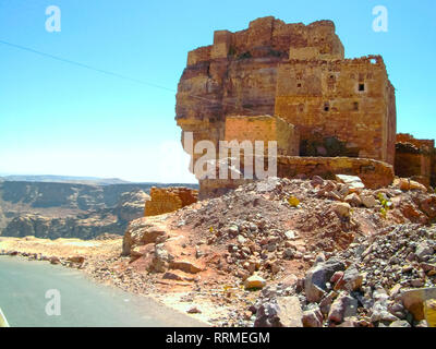 Stadt Sana'a, Straßen und Gebäuden der Stadt im Jemen, Sehenswürdigkeiten und Architektur des Nahen Ostens. Stockfoto