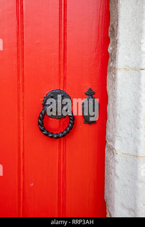 Roten Türen von St. Peter's Kirche, Bishops Waltham Hampshire UK Stockfoto