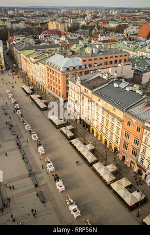 Reiten und Kutschfahrten & Restaurants, Hauptplatz, Krakau, Quadratisch Stockfoto