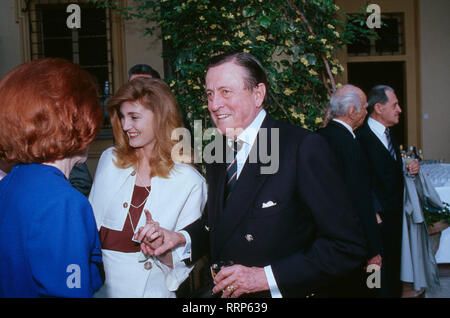 Baronin Francesca von Thyssen Bornemisza, mit ihrem Vater Hans Heinrich, Ca. 1995. Baroness Francesca von Thyssen Bornemisza mit ihrem Vater Hans Heinrich, Ca. 1995. Stockfoto