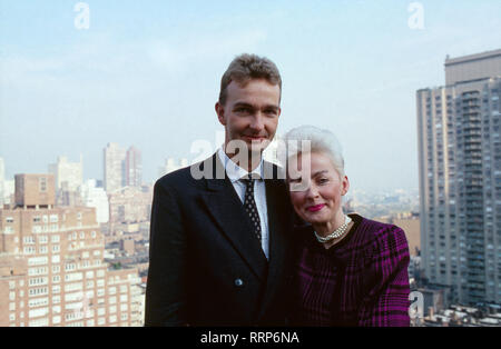 Erzherzogin Michaela von Habsburg mit Bruder Georg in New York, USA 1987. Erzherzogin Michaela von Habsburg mit Bruder Georg in New York, USA 1987. Stockfoto