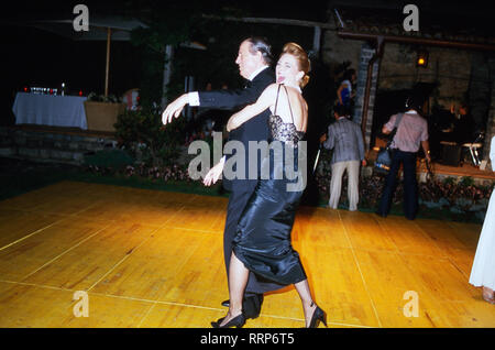 Baronin Francesca von Thyssen Bornemisza, mit ihrem Vater Hans Heinrich, Ca. 1995. Baroness Francesca von Thyssen Bornemisza mit ihrem Vater Hans Heinrich, Ca. 1995. Stockfoto