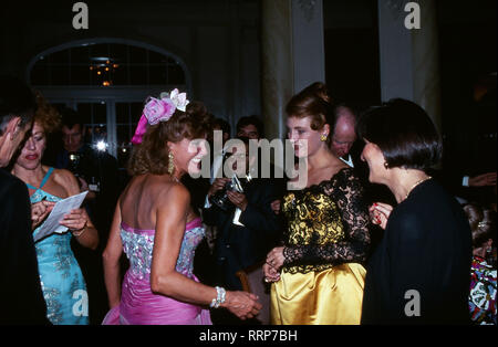 Baronin Francesca von Thyssen Bornemisza, mit ihrem Mann Karl von Habsburg-Lothingen, Ca. 1994. Baroness Francesca von Thyssen Bornemisza mit ihrem Ehemann Karl von Habsburg Lothringen, Ca. 1994. Stockfoto