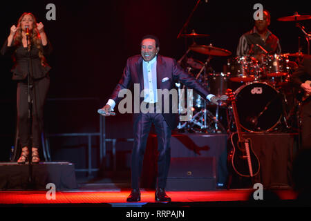 Smokey Robinson führt auf der Bühne im Hard Rock Event Center in Seminole Hard Rock Hotel & Casino Hollywood Florida. Mit: Smokey Robinson Wo: Hollywood, Florida, United States Wenn: 25 Jan 2019 Credit: Johnny Louis/WENN.com Stockfoto