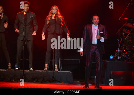 Smokey Robinson führt auf der Bühne im Hard Rock Event Center in Seminole Hard Rock Hotel & Casino Hollywood Florida. Mit: Smokey Robinson Wo: Hollywood, Florida, United States Wenn: 25 Jan 2019 Credit: Johnny Louis/WENN.com Stockfoto