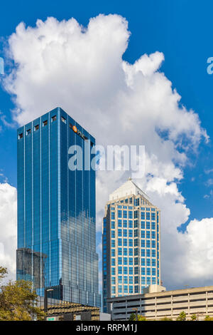 Hohe Gebäude in der Innenstadt von Tampa Florida an einem sonnigen Tag Stockfoto