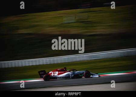 Barcelona, Spanien. 26 Feb, 2019. KEVIN MAGNUSSEN (DEN) vom Team Haas Antriebe in seinem in seinem VF-19 bei Tag fünf der Formel 1 Winter Prüfung am Circuit de Catalunya Credit: Matthias Oesterle/Alamy leben Nachrichten Stockfoto