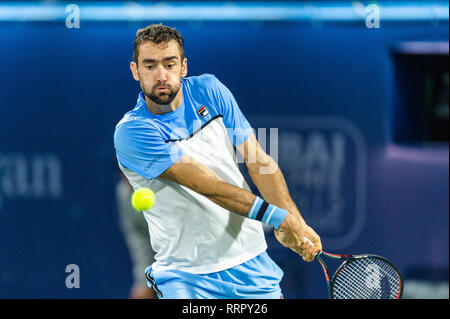 Dubai, VAE. 26 Feb, 2019. Marin Cilic aus Kroatien in Aktion in der ersten Runde gegen Gael Monfils von Frankreich während der Dubai Duty Free Tennis Meisterschaft am Dubai International Tennis Stadium, Dubai, UAE am 26. Februar 2019. Foto von Grant Winter. Credit: UK Sport Pics Ltd/Alamy leben Nachrichten Stockfoto