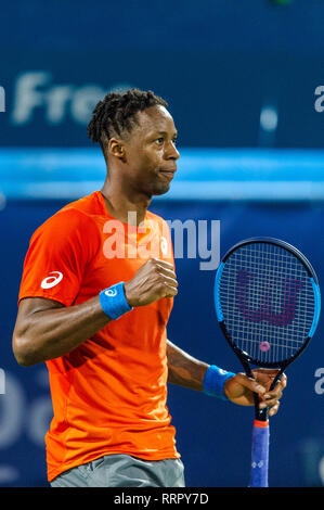 Dubai, VAE. 26 Feb, 2019. Gael Monfils von Frankreich feiert den Sieg in der ersten Runde gegen Marin Cilic Kroatien während der Dubai Duty Free Tennis Meisterschaft am Dubai International Tennis Stadium, Dubai, UAE am 26. Februar 2019. Foto von Grant Winter. Credit: UK Sport Pics Ltd/Alamy leben Nachrichten Stockfoto