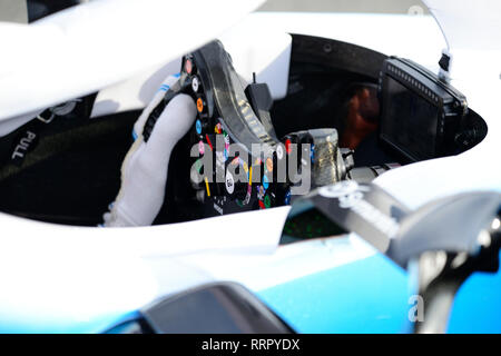 Barcelona, Spanien. 26. Februar, 2019. Formel 1 vor Jahreszeit Test, Tag 5 Lenkrad von George Russell der Williams Team im Winter Test auf dem Circuit de Catalunya Credit: Pablo Guillen/Alamy leben Nachrichten Stockfoto