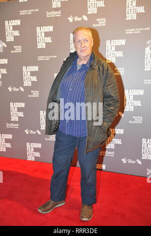 Glasgow, UK. 26 Feb, 2019. Renommierte Künstler, Peter Howson, auf dem roten Teppich bei der Premiere des Films, Prophezeiung gesehen, an der Glasgow Film Theatre. Credit: Colin Fisher/Alamy leben Nachrichten Stockfoto