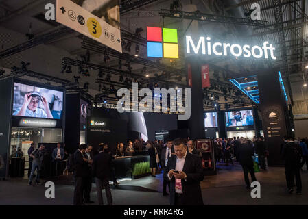 Barcelona, Katalonien, Spanien. 26 Feb, 2019. Microsoft Pavillon während der GSMA Mobile World Congress 2019 in Barcelona, der weltweit wichtigsten Veranstaltung auf mobilen Geräten die Kommunikation mit den führenden Unternehmen und die neuesten Entwicklungen in der Branche. Credit: Jordi Boixareu/ZUMA Draht/Alamy leben Nachrichten Stockfoto