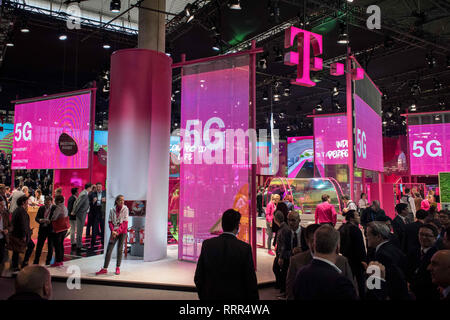 Barcelona, Katalonien, Spanien. 26 Feb, 2019. Die Deutsche Telekom AG Pavillon während der GSMA Mobile World Congress 2019 in Barcelona, der weltweit wichtigsten Veranstaltung auf mobilen Geräten die Kommunikation mit den führenden Unternehmen und die neuesten Entwicklungen in der Branche. Credit: Jordi Boixareu/ZUMA Draht/Alamy leben Nachrichten Stockfoto