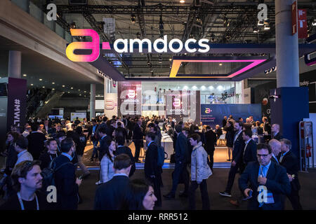 Barcelona, Katalonien, Spanien. 26 Feb, 2019. AMDOCS Pavillon während der GSMA Mobile World Congress 2019 in Barcelona, der weltweit wichtigsten Veranstaltung auf mobilen Geräten die Kommunikation mit den führenden Unternehmen und die neuesten Entwicklungen in der Branche. Credit: Jordi Boixareu/ZUMA Draht/Alamy leben Nachrichten Stockfoto
