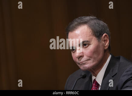 Washington, District of Columbia, USA. 26 Feb, 2019. Richard A. Gonzalez, Chairman und Chief Executive Officer. AbbVie Inc. erscheint vor dem Senatsausschuss für Finanzen für eine Anhörung über verschreibungspflichtige Arzneimittel Preise auf dem Capitol Hill in Washington, DC, 26. Februar 2019. Quelle: Chris Kleponis/CNP Credit: Chris Kleponis/CNP/ZUMA Draht/Alamy leben Nachrichten Stockfoto