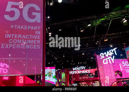 Barcelona, Spanien. 26. Februar 2019. Februar 26, 2019 - Barcelona, Katalonien, Spanien - Deutsche Telekom AG Pavillon während der GSMA Mobile World Congress 2019 in Barcelona, der weltweit wichtigsten Veranstaltung auf mobilen Geräten die Kommunikation mit den führenden Unternehmen und die neuesten Entwicklungen in der Branche. Credit: Jordi Boixareu/Alamy leben Nachrichten Stockfoto